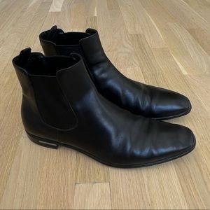 Great PRADA black leather chelsea boots